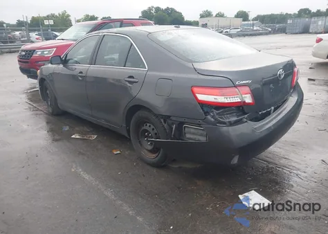 2010 Toyota Camry Se/Le/Xle z USA, uszkodzony, nr VIN 4T1BF3EK2AU004690